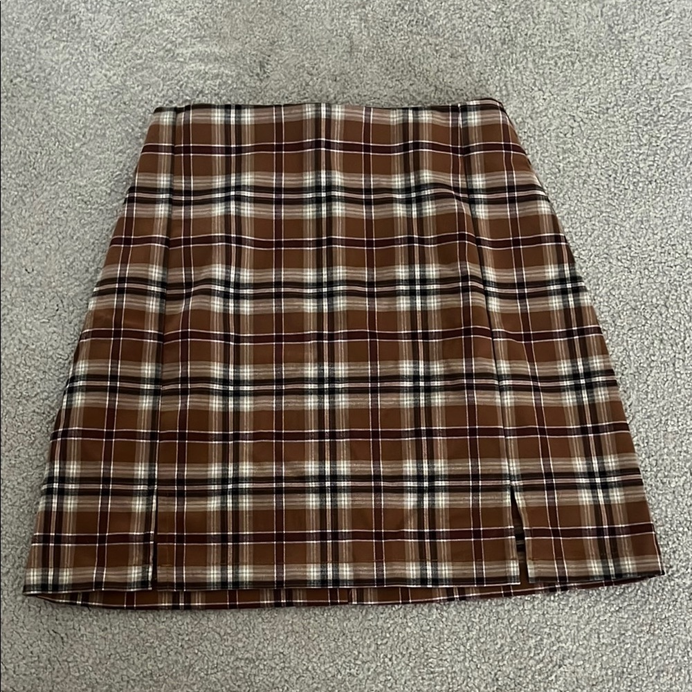 Brandy Melville Plaid Mini Skirt in Brown and White